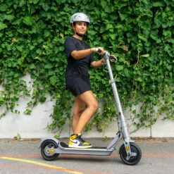 Trottinette électrique 85 Signature - Autonomie 35km - AVEC CLIGNOTANTS -Plein Air Équipement Magasin trottinette electrique 85 signature autonomie 35km avec clignotants 4